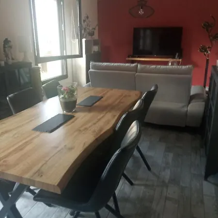 D'hotes Les Orchidees Frühstückspension Vorey